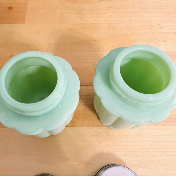 The Pioneer Woman Timeless Beauty Jade Green Milk Glass Salt & Pepper Shaker Set - Picture 7 of 10